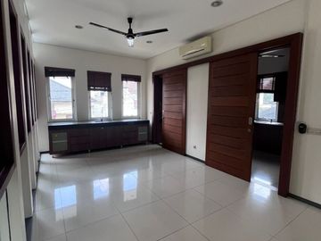 For Rent Luxury House, 3 Storeys with Private Pool, Location at Senopati South Jakarta