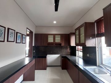 For Rent Luxury House, 3 Storeys with Private Pool, Location at Senopati South Jakarta