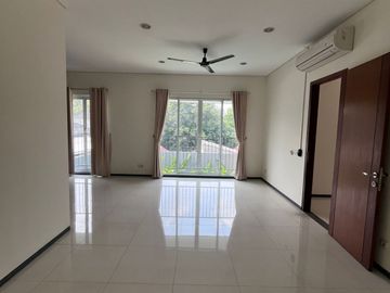 For Rent Luxury House, 3 Storeys with Private Pool, Location at Senopati South Jakarta