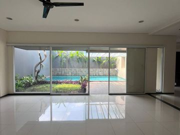 For Rent Luxury House, 3 Storeys with Private Pool, Location at Senopati South Jakarta