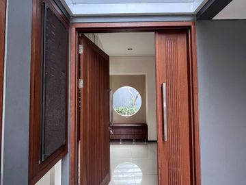 For Rent Luxury House, 3 Storeys with Private Pool, Location at Senopati South Jakarta