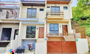 Townhouse For Sale with 3 Bedroom At Guadalupe Cebu City For Sale