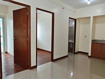 2bedroom Condo in Pasay Palm Beach West near Macapagal Roxas Blvd Mall of asia pasay