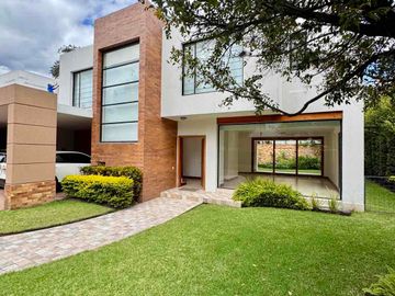 Casa de venta en Cumbaya 🏡