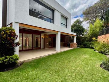 Casa de venta en Cumbaya 🏡