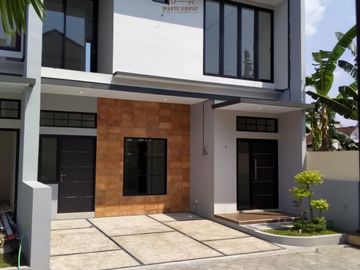RUMAH MEWAH DALAM CLUSTER CANTIK DI PURWOMARTANI KALASAN
