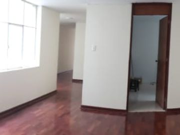 AMPLIO DEPARTAMENTO FRENTE A  PARQUE MAGADALENA/SAN ISIDRO