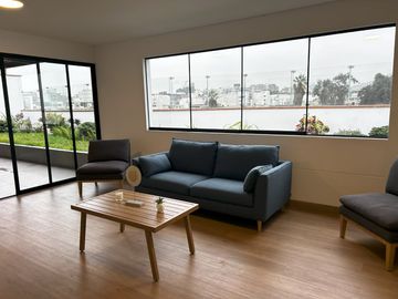 Lindo Departamento En La Mejor Zona De Surco 3 Dormitorios Con Hermosa Vista Y 2 Estacionamientos – Vive En Exclusiva