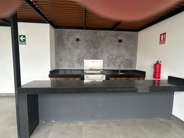 Lindo Departamento En La Mejor Zona De Surco 3 Dormitorios Con Hermosa Vista Y 2 Estacionamientos – Vive En Exclusiva