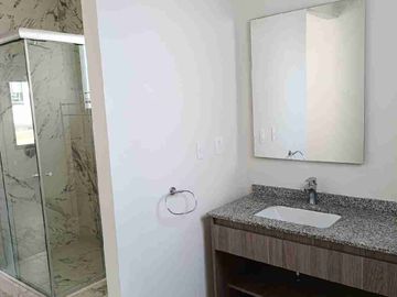 CASA CON AMPLIO JARDIN EN CALIMAYA, VILLAS DEL CAMPO