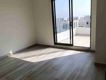 CASA CON AMPLIO JARDIN EN CALIMAYA, VILLAS DEL CAMPO