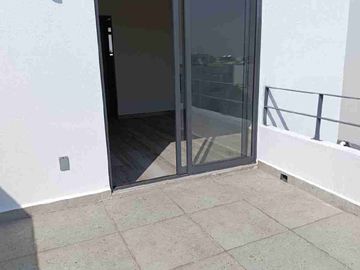 CASA CON AMPLIO JARDIN EN CALIMAYA, VILLAS DEL CAMPO
