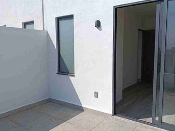 CASA CON AMPLIO JARDIN EN CALIMAYA, VILLAS DEL CAMPO