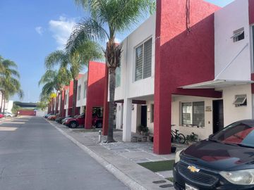 VENTA CASA EN RESIDENCIAL CASA MAGNA EL PUEBLITO CORREGIDORA QUERETARO.