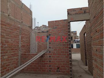 Casa En Venta Con Cochera Y Local