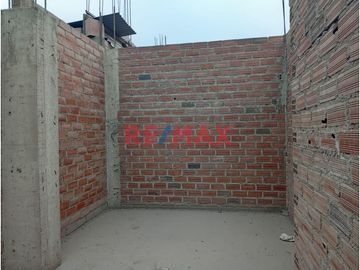 Casa En Venta Con Cochera Y Local