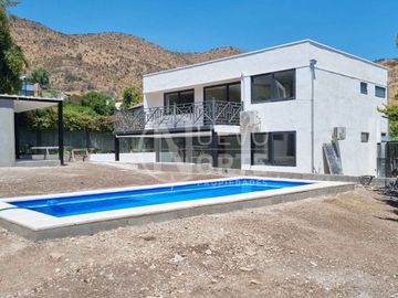 VENTA CASA MEDITERRÁNEA EN CONDOMINIO LA RESERVA, CHICUREO