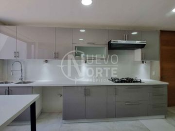 VENTA CASA MEDITERRÁNEA EN CONDOMINIO LA RESERVA, CHICUREO