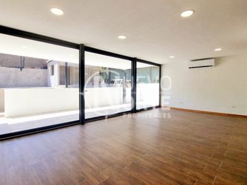 VENTA CASA MEDITERRÁNEA EN CONDOMINIO LA RESERVA, CHICUREO