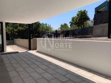 VENTA CASA MEDITERRÁNEA EN CONDOMINIO LA RESERVA, CHICUREO