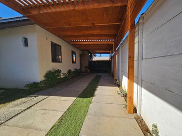 CASA ESQUINA EN PARQUE SAN VALENTÍN