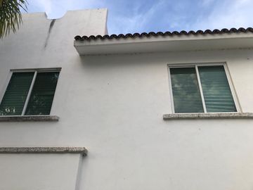 VENDO CASA EN LA MARINA