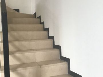 CASA EN VENTA FRACCIONAMIENTO TRIANA APODACA NUEVO LEON  PRIVADA CERCA DE ZONA CENTRO APODACA