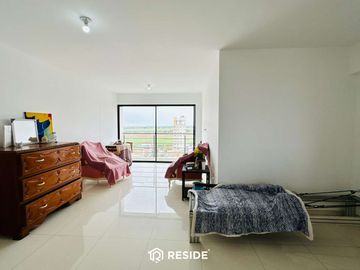 Departamento en piso 12 con cochera y depósito en Av. Los Colibríes Urb.San Judas Tadeo, Trujillo