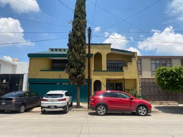 VENDO CASA EN PARQUE MANZANARES