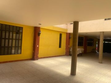 VENDO CASA EN PARQUE MANZANARES