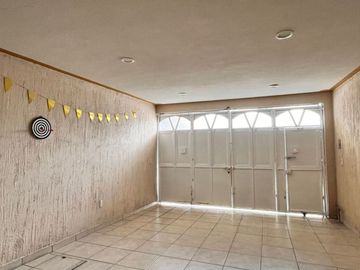 VENDO CASA EN COLINAS DE SANTA JULIA