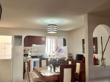 VENDO CASA EN COLINAS DE SANTA JULIA