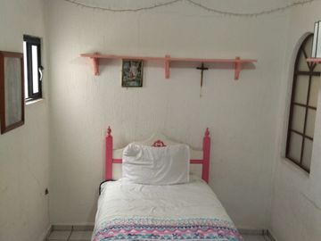 VENDO CASA EN COLINAS DE SANTA JULIA
