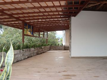 CASA COMERCIAL EN RENTA CAPELO