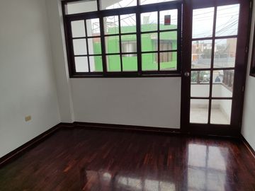 Venta De Hermosa Casa Con Piscina En Chorrillos - Cedros De Villa 3 - Frente A Parque Fovipol - Precio Negociable!