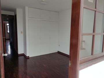 Venta De Hermosa Casa Con Piscina En Chorrillos - Cedros De Villa 3 - Frente A Parque Fovipol - Precio Negociable!