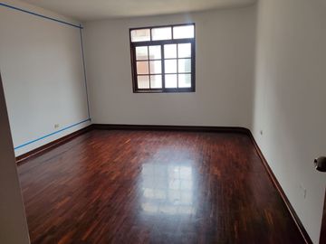 Venta De Hermosa Casa Con Piscina En Chorrillos - Cedros De Villa 3 - Frente A Parque Fovipol - Precio Negociable!