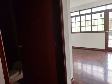 Venta De Hermosa Casa Con Piscina En Chorrillos - Cedros De Villa 3 - Frente A Parque Fovipol - Precio Negociable!