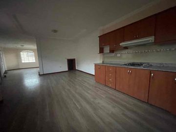 amplia casa en venta con mini suite incluida en san Sebastián cerca de Racar