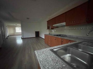 amplia casa en venta con mini suite incluida en san Sebastián cerca de Racar