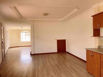 amplia casa en venta con mini suite incluida en san Sebastián cerca de Racar