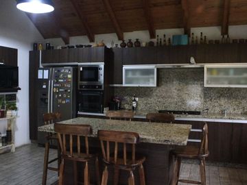 Casa de alta gama en condominio cerrado