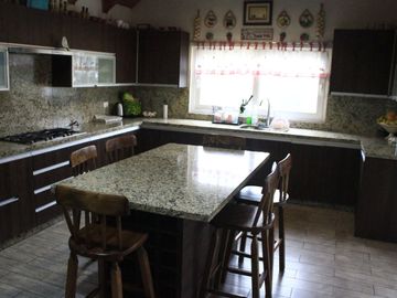 Casa de alta gama en condominio cerrado