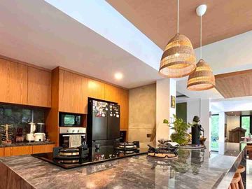 Dijual Rumah Luas di Veteran Jakarta Selatan