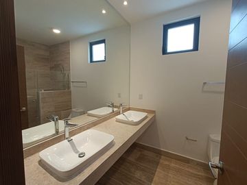 CASA EN ARBOLADA EN OFERTA CON ALBERCA.. NUEVA A ESTRENAR.!!!!