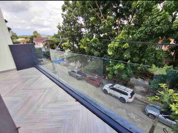 Modern & Elegant 3-Storey Duplex / Townhouse Units FOR SALE