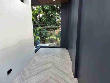Modern & Elegant 3-Storey Duplex / Townhouse Units FOR SALE