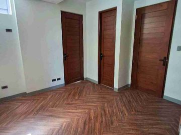 Modern & Elegant 3-Storey Duplex / Townhouse Units FOR SALE