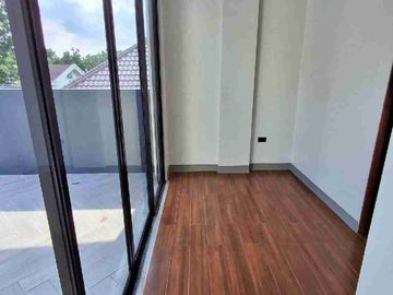 Modern & Elegant 3-Storey Duplex / Townhouse Units FOR SALE