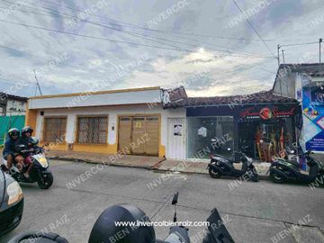 SE VENDE ESPECTACULAR CASA COMERCIAL EN EL BARRIO SALESIANOS